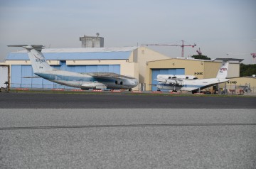 NASA-C-141--DHC-QSRA_KNUQ_Moffett-Airfield_CA_20200228_KS5_0080_Photo-Ken-Swartz