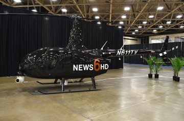 Robinson-R44-II-News6TV-DSC-6003-photo-by-Ken-Swartz