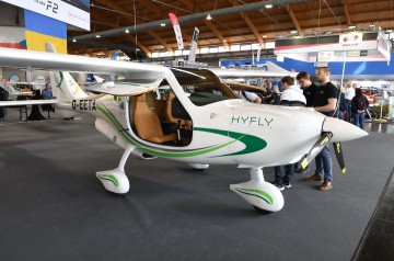 Flight-Design-F2e-Friedrichshafen-2022-04-27-DSC-9374_Photo-by-Kenneth-I.-Swartz