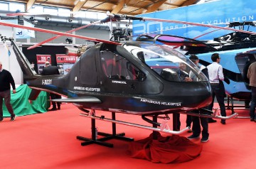 Konner-Amphibious-Helicopter-Friedrichshafen-2022-04-29-DSC-9660_Photo-by-Kenneth-I.-Swartz