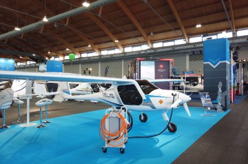 Pipistel-Velis-Electro-Friedrichshafen-2022-04-30-DJI-0933_Photo-by-Kenneth-I.-Swartz