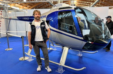 Roberto-Lamanna-Helicopter-Escape-Friedrichshafen-2022-04-29-IMG-8143_Photo-by-Kenneth-I.-Swartz