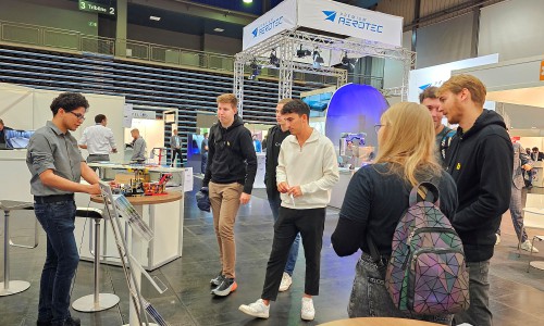 VFS-TUM-booth-20231025_100244.jpg