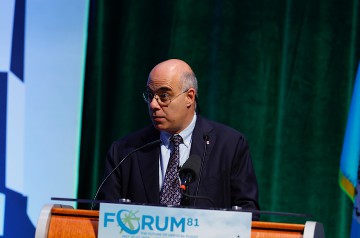 1350_Luigi-Ricci-Moretti-Forum-81-Warren_Liebmann