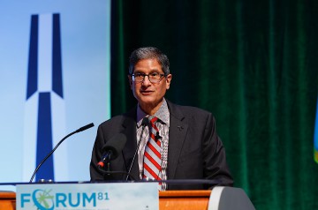 1455_Keynote-intro-Forum-81-Warren_Liebmann