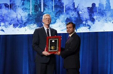 2255_Forum_82_AWARDS1_Warren-Liebmann