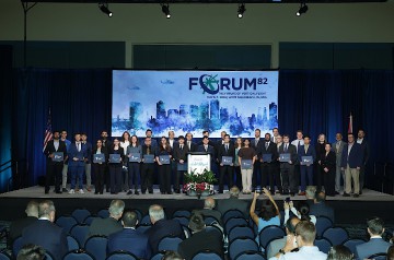 2282_Forum_82_AWARDS1_Warren-Liebmann