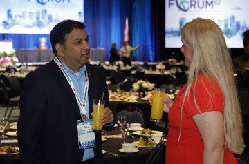 4302_Forum_82_Fellows-Reception_Warren-Liebmann