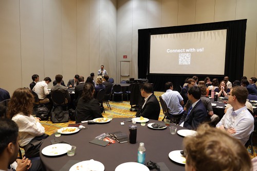5109_Forum_82_student-lunch_Warren-Liebmann.jpg