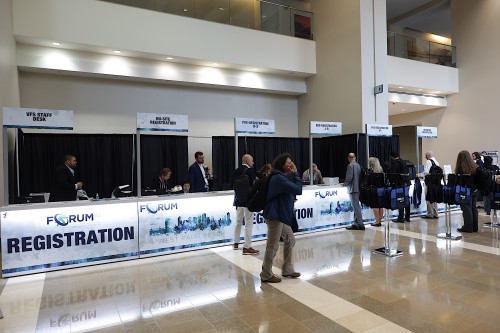 6000_Forum_82_Tradeshow_Warren-Liebmann.jpg