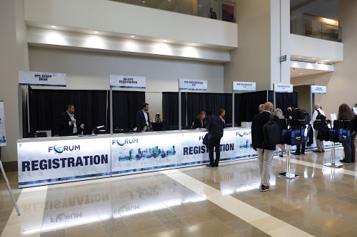 6001_Forum_82_Tradeshow_Warren-Liebmann.jpg