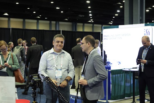 6011_Forum_82_Tradeshow_Warren-Liebmann.jpg