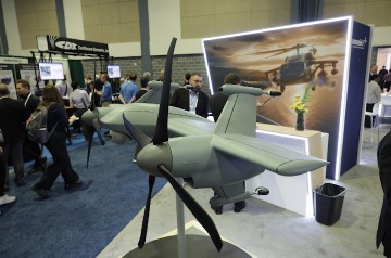 6016_Forum_82_Tradeshow_Warren-Liebmann