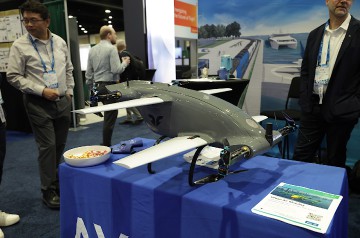 6019_Forum_82_Tradeshow_Warren-Liebmann