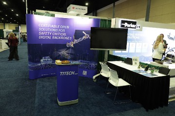 6033_Forum_82_Tradeshow_Warren-Liebmann