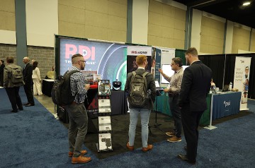6041_Forum_82_Tradeshow_Warren-Liebmann
