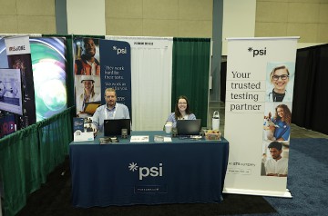 6042_Forum_82_Tradeshow_Warren-Liebmann