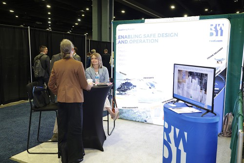6043_Forum_82_Tradeshow_Warren-Liebmann.jpg