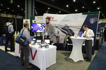 6049_Forum_82_Tradeshow_Warren-Liebmann