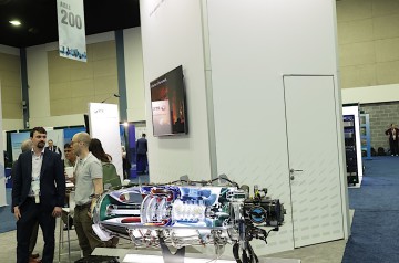 6051_Forum_82_Tradeshow_Warren-Liebmann