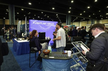 6054_Forum_82_Tradeshow_Warren-Liebmann