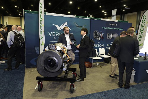 6059_Forum_82_Tradeshow_Warren-Liebmann.jpg