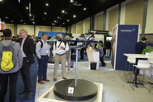 6062_Forum_82_Tradeshow_Warren-Liebmann.jpg