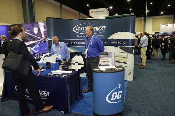 6075_Forum_82_Tradeshow_Warren-Liebmann