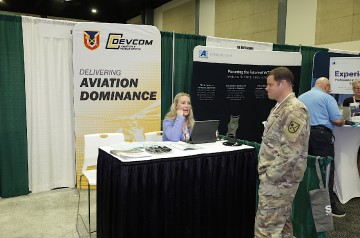 6086_Forum_82_Tradeshow_Warren-Liebmann