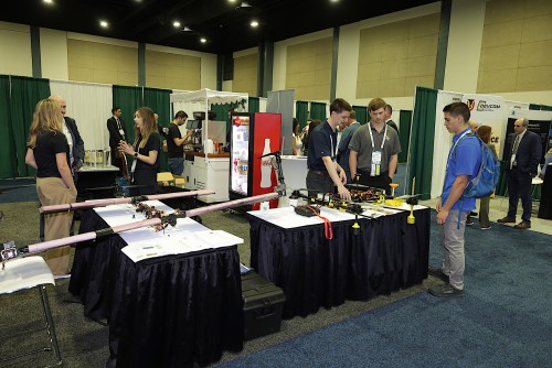 6087_Forum_82_Tradeshow_Warren-Liebmann.jpg