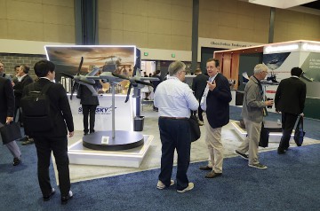 6092_Forum_82_Tradeshow_Warren-Liebmann