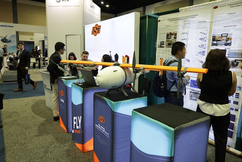 6095_Forum_82_Tradeshow_Warren-Liebmann.jpg
