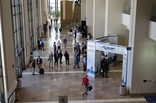 6107_Forum_82_Tradeshow_Warren-Liebmann.jpg