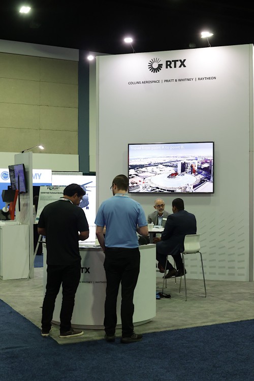 6109_Forum_82_Tradeshow_Warren-Liebmann.jpg