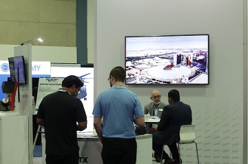 6109_Forum_82_Tradeshow_Warren-Liebmann