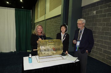 6114_Forum_82_Tradeshow_Warren-Liebmann