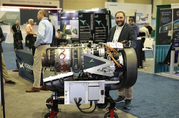 6116_Forum_82_Tradeshow_Warren-Liebmann