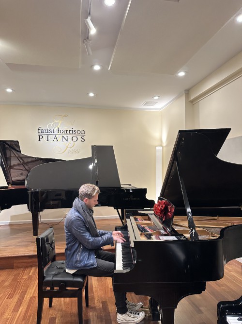 Mikael-Piano-keys.jpg